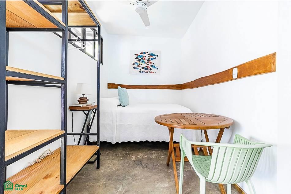 Five minute drive to the beach Two Bedroom House with Studio, Cóbano (C. M. D.)