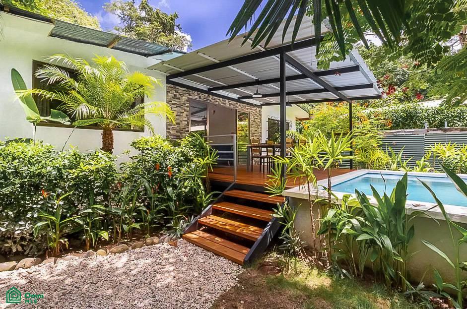 Five minute drive to the beach Two Bedroom House with Studio, Cóbano (C. M. D.)