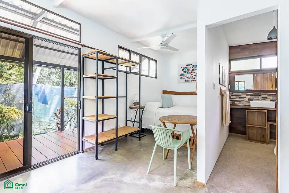 Five minute drive to the beach Two Bedroom House with Studio, Cóbano (C. M. D.)