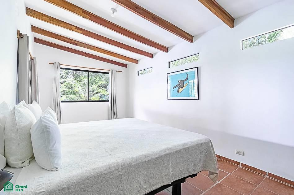 Five minute drive to the beach Two Bedroom House with Studio, Cóbano (C. M. D.)
