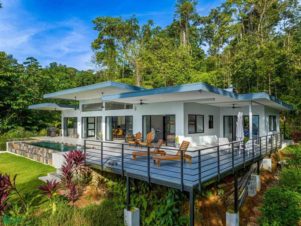 Coastal and Ocean Views Casa Los Delfines One Level Private and Modern Home, Dominical, Quepos, Puntarenas