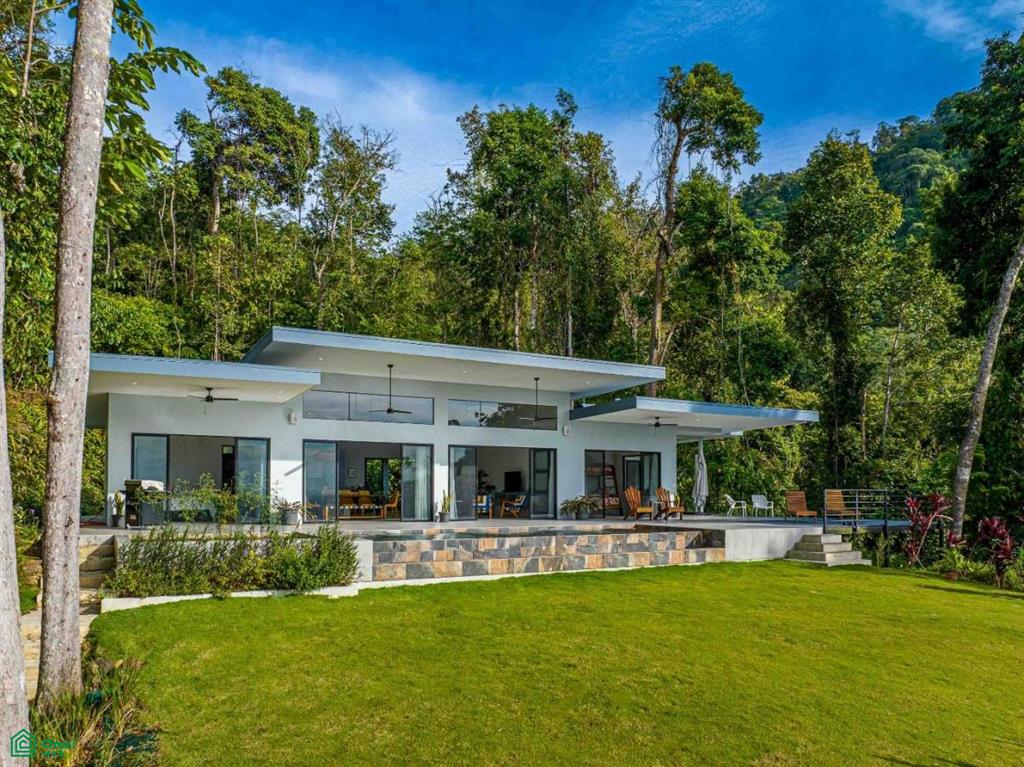 Coastal and Ocean Views Casa Los Delfines One Level Private and Modern Home, Dominical, Quepos, Puntarenas