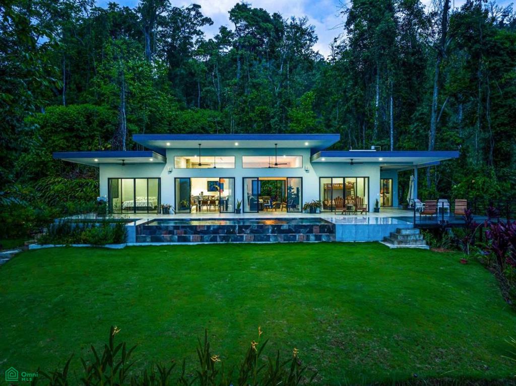 Coastal and Ocean Views Casa Los Delfines One Level Private and Modern Home, Dominical, Quepos, Puntarenas
