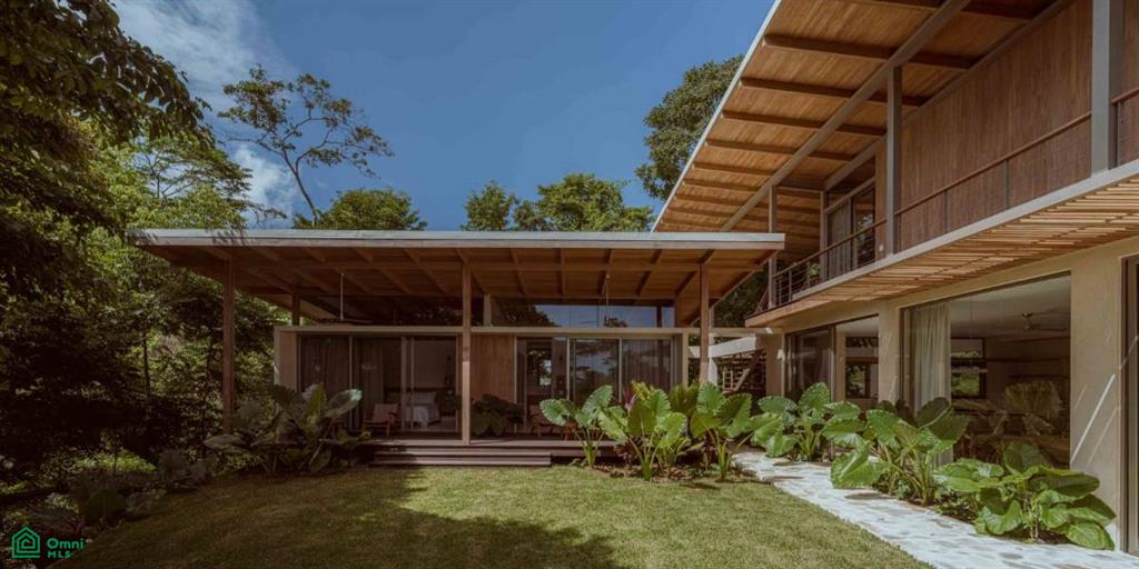 Designer Home With Ocean And Mountain Views