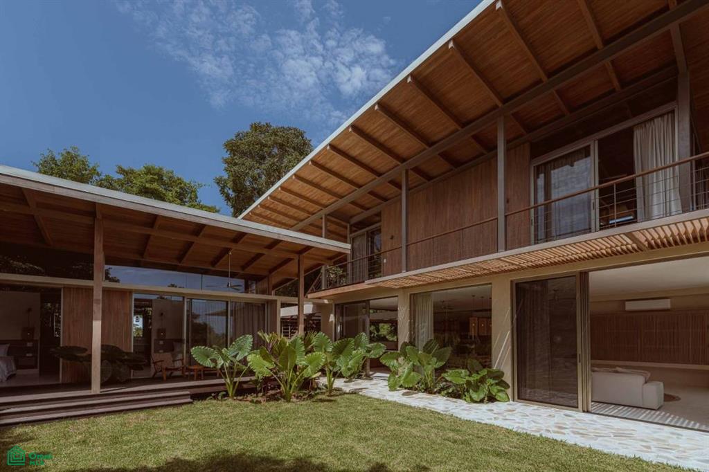 Designer Home With Ocean And Mountain Views