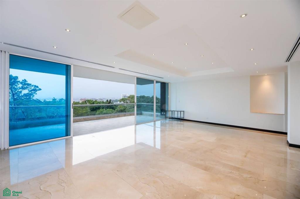 Panoramic Cosmopolitan Apartment in Jaboncillos , Escazú, San Jose