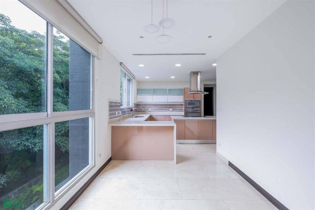Panoramic Cosmopolitan Apartment in Jaboncillos , Escazú, San Jose