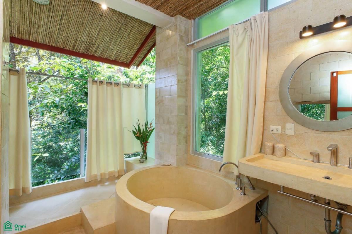 Luxury Mountain and Ocean View Villa, Quepos, Quepos, Puntarenas