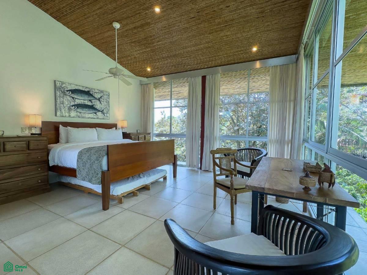 Luxury Mountain and Ocean View Villa, Quepos, Quepos, Puntarenas