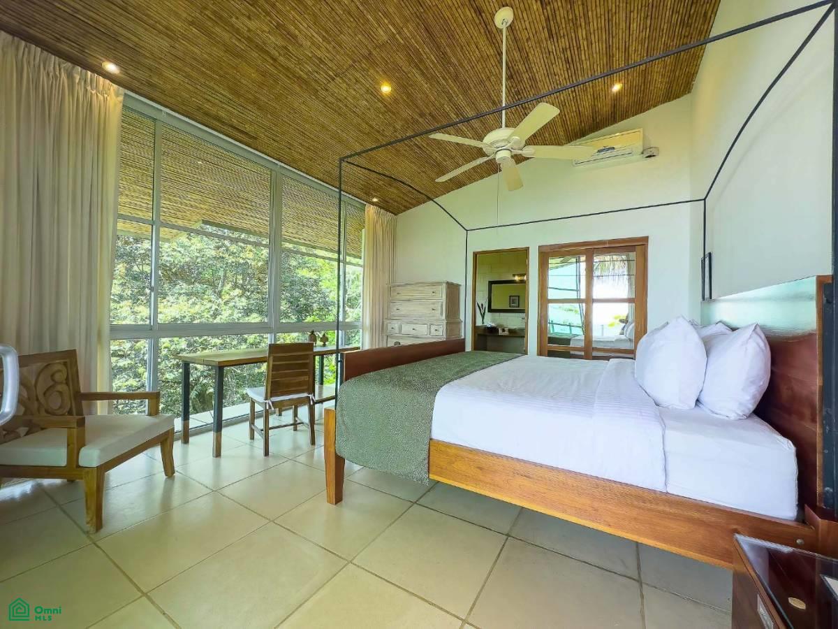 Luxury Mountain and Ocean View Villa, Quepos, Quepos, Puntarenas