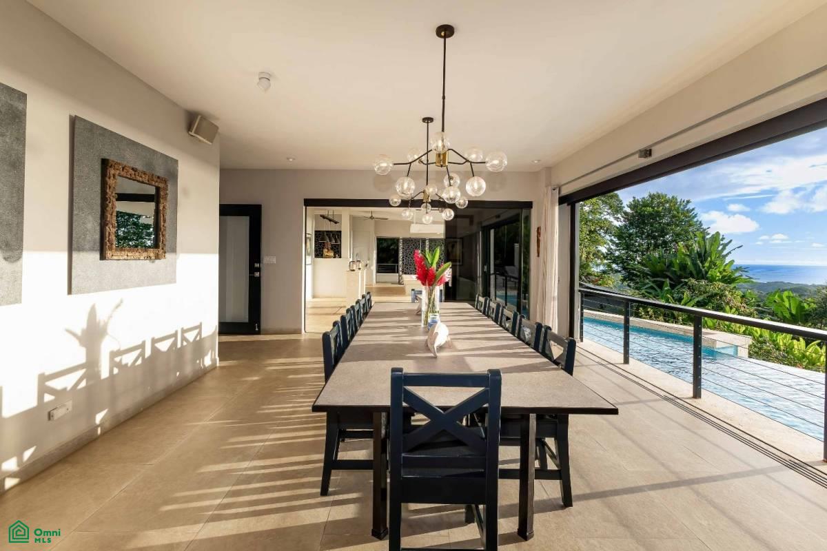 Hilltop Villa with Infinity Pool , Bahía Ballena, Osa, Puntarenas