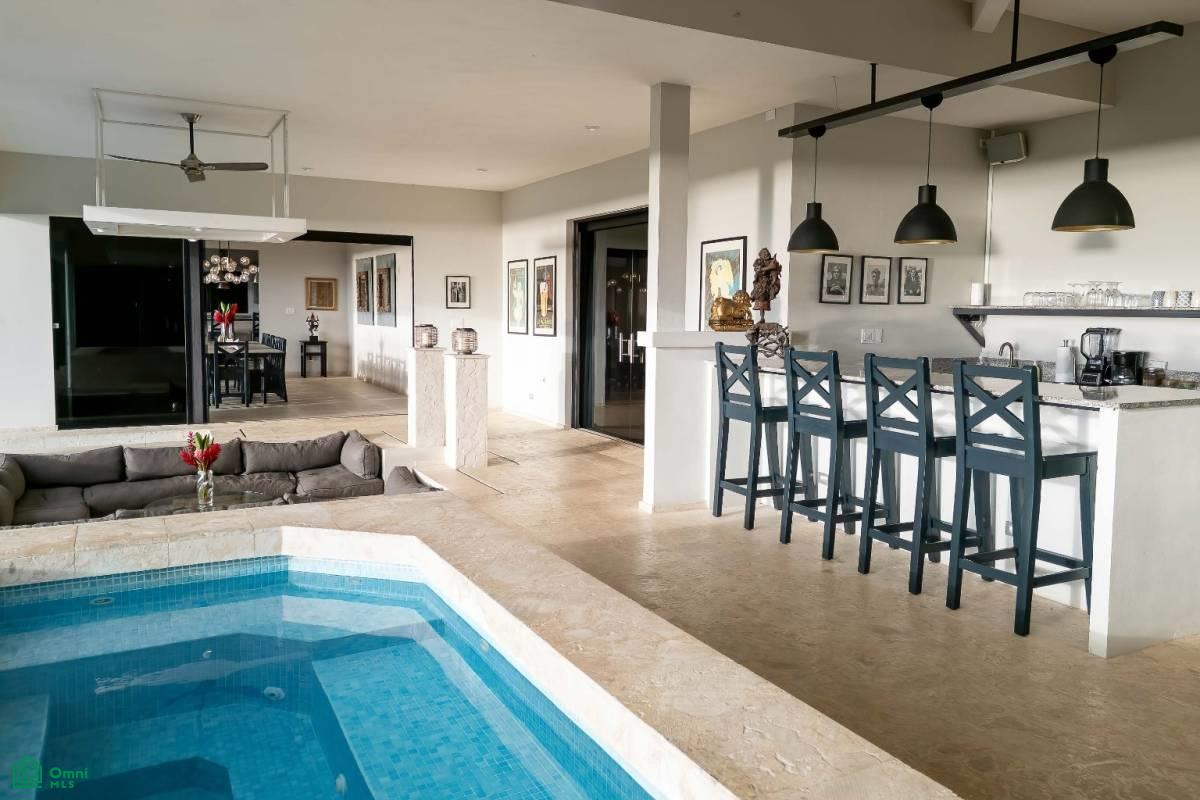 Hilltop Villa with Infinity Pool , Bahía Ballena, Osa, Puntarenas