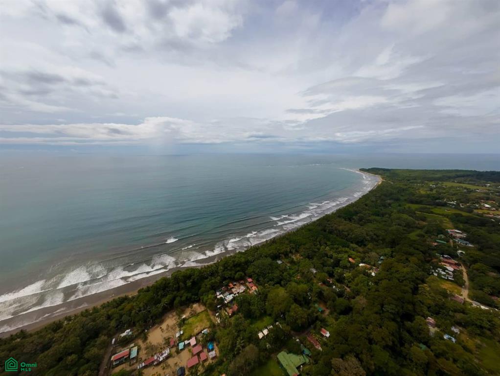Titled Land Steps from the Beach , Bahía Ballena, Osa, Puntarenas