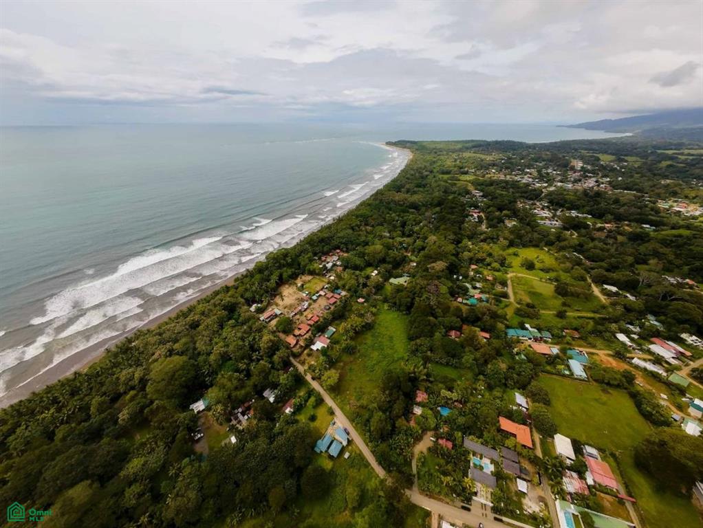 Titled Land Steps from the Beach , Bahía Ballena, Osa, Puntarenas