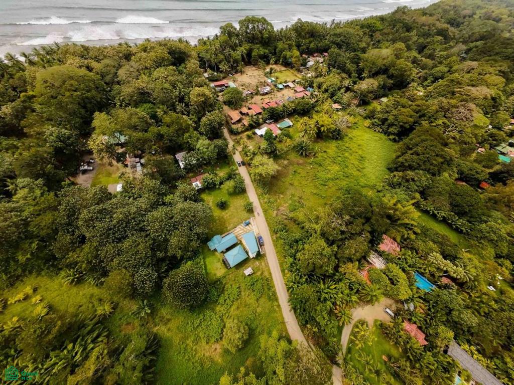 Titled Land Steps from the Beach , Bahía Ballena, Osa, Puntarenas