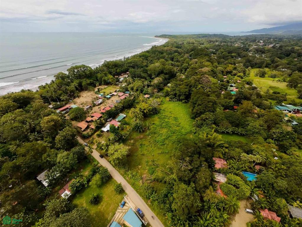 Titled Land Steps from the Beach , Bahía Ballena, Osa, Puntarenas