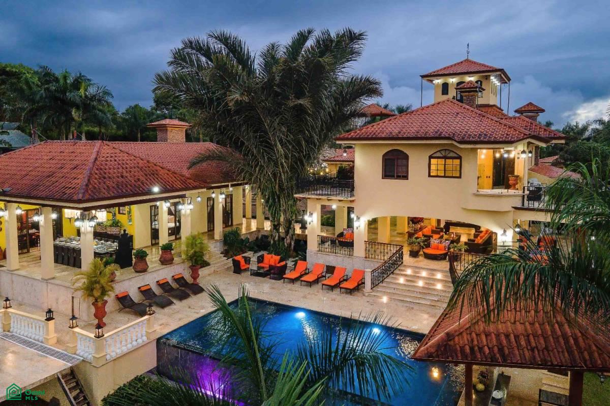 Rancho Villa Verde Grand Luxury Estate, San Isidro del General, Perez Zeledon, San Jose