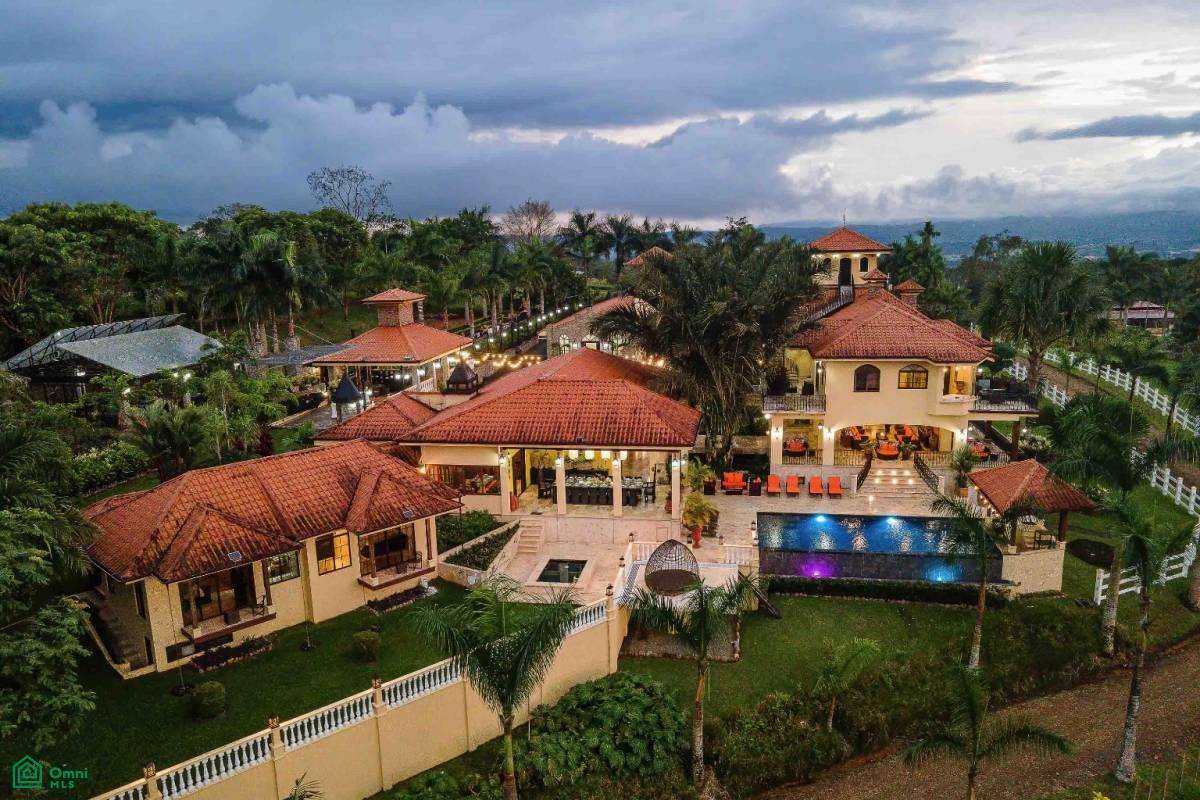 Rancho Villa Verde Grand Luxury Estate, San Isidro del General, Perez Zeledon, San Jose