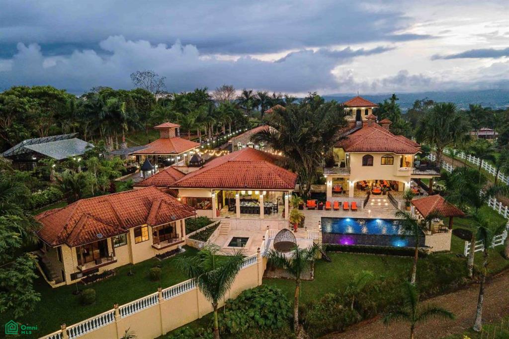 Rancho Villa Verde Grand Luxury Estate, San Isidro del General, Perez Zeledon, San Jose