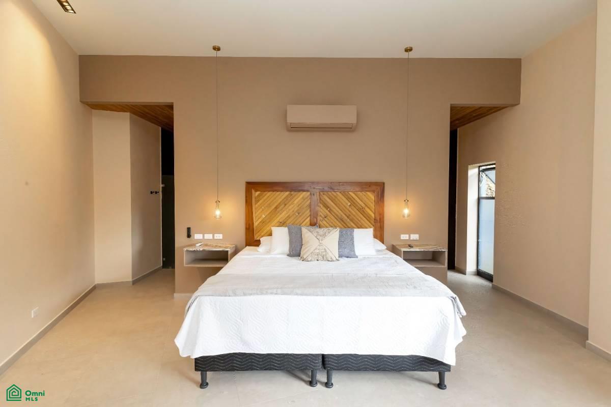 Private Gated Community Modern Luxury Villa near Marina, Quepos, Quepos, Puntarenas