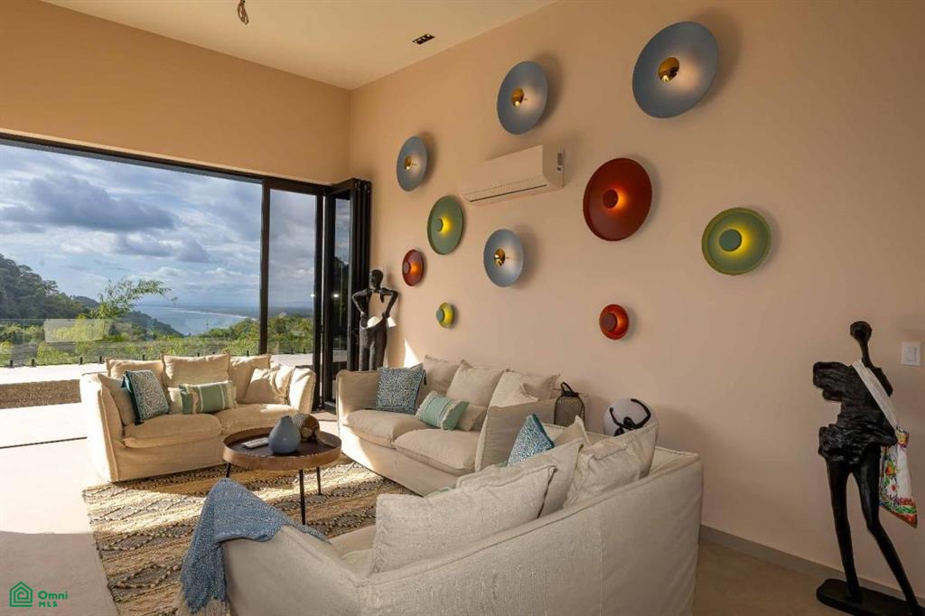 Private Gated Community Modern Luxury Villa near Marina, Quepos, Quepos, Puntarenas