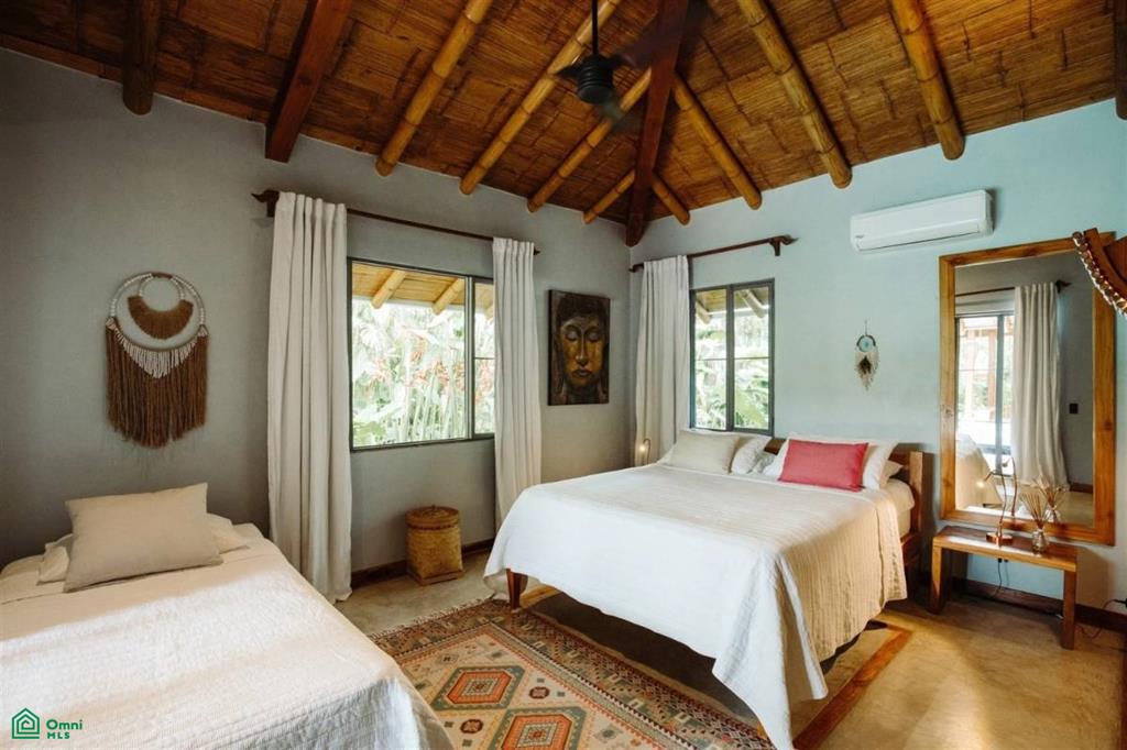 Main home with guest house Tropical Home with Garden, Cóbano (C. M. D.)