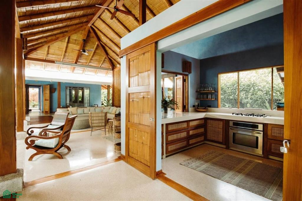 Main home with guest house Tropical Home with Garden, Cóbano (C. M. D.)
