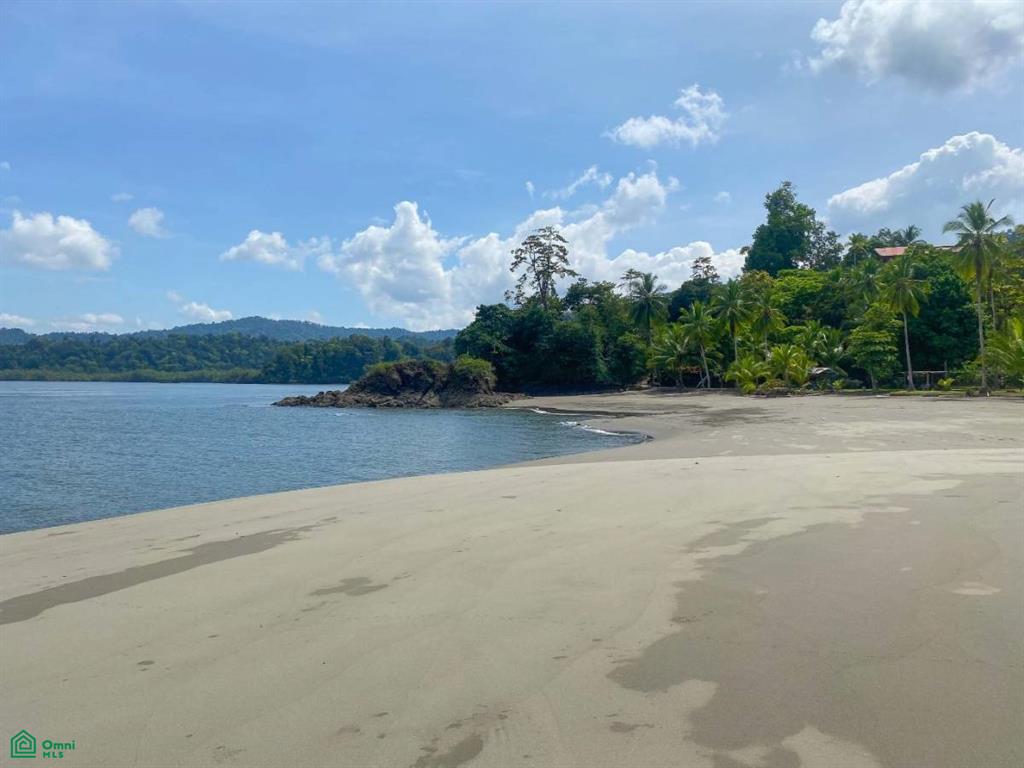 Casa Roja Lodge Off-Grid Luxury Retreat, Bahía Drake, Osa, Puntarenas
