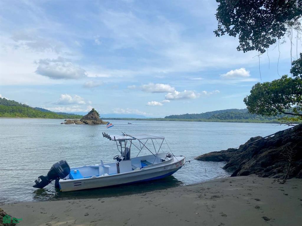 Casa Roja Lodge Off-Grid Luxury Retreat, Bahía Drake, Osa, Puntarenas