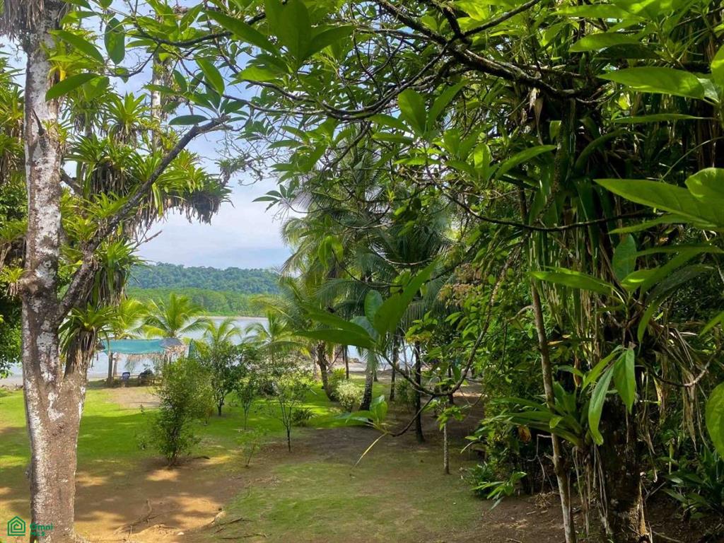 Casa Roja Lodge Off-Grid Luxury Retreat, Bahía Drake, Osa, Puntarenas