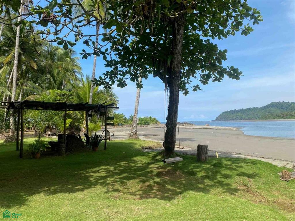 Casa Roja Lodge Off-Grid Luxury Retreat, Bahía Drake, Osa, Puntarenas