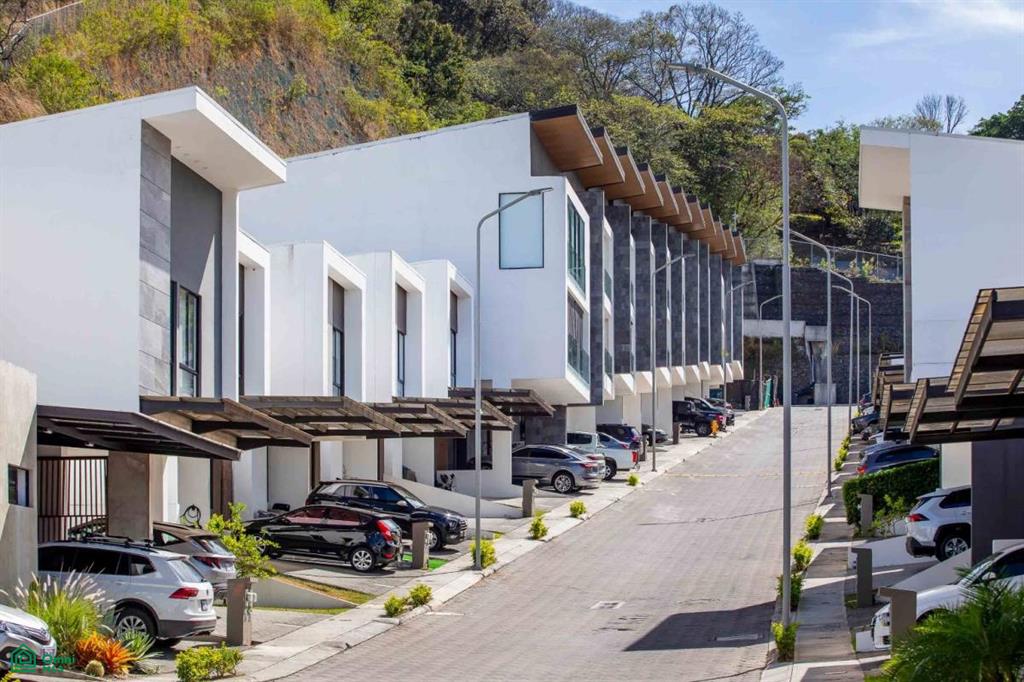 Luxury Property in Gated Community Exclusive Turnkey Home, Pozos, San Jose