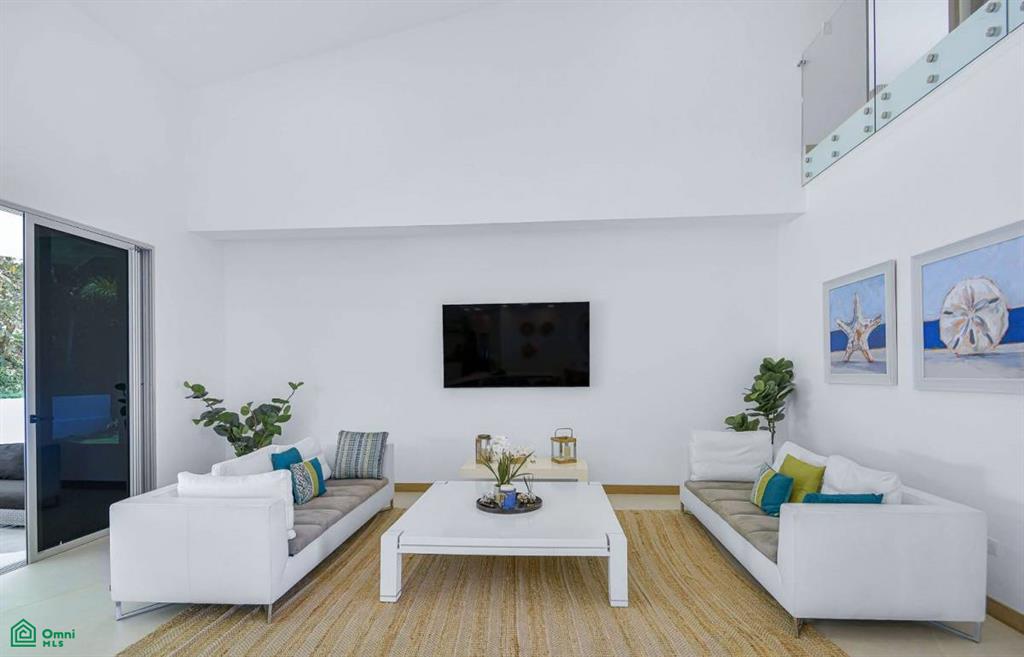 Gated Community Unit 14 Contemporary Beach Residence, Jacó, Garabito, Puntarenas