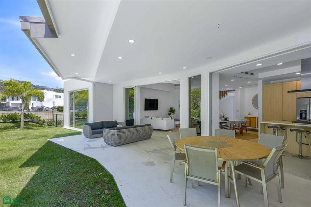 Gated Community Unit 14 Contemporary Beach Residence, Jacó, Garabito, Puntarenas