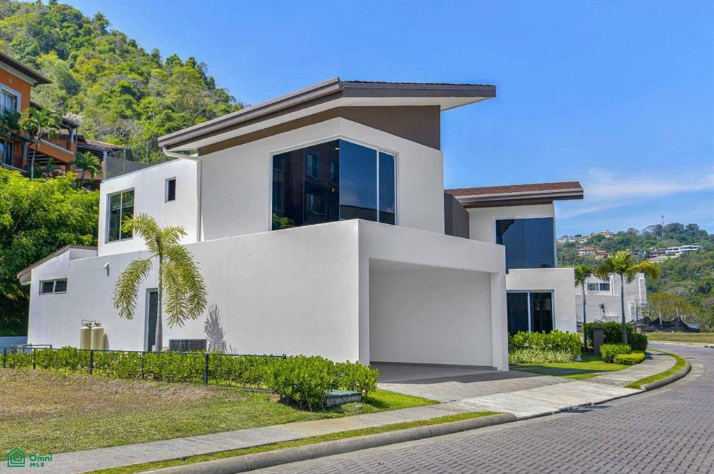 Gated Community Unit 14 Contemporary Beach Residence, Jacó, Garabito, Puntarenas