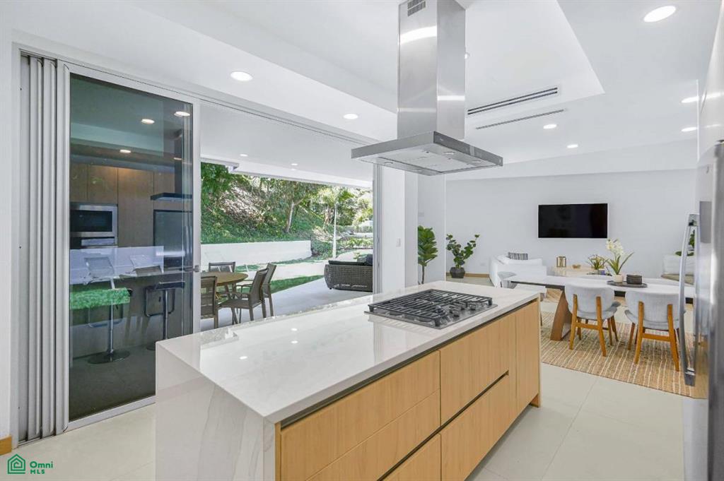Gated Community Unit 14 Contemporary Beach Residence, Jacó, Garabito, Puntarenas