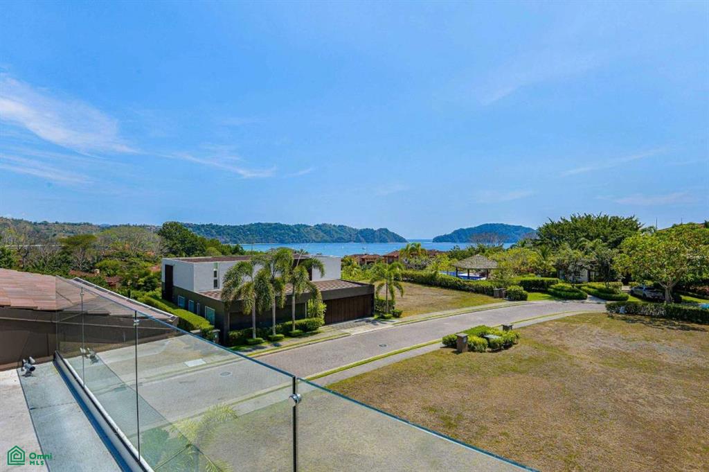 Gated Community Unit 14 Contemporary Beach Residence, Jacó, Garabito, Puntarenas