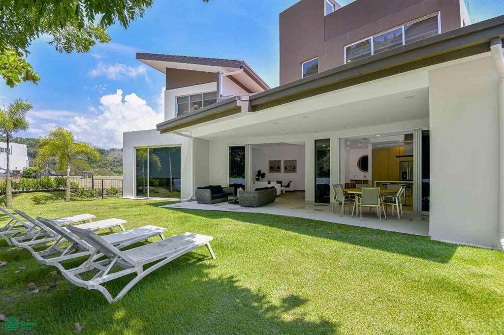 Gated Community Unit 14 Contemporary Beach Residence, Jacó, Garabito, Puntarenas