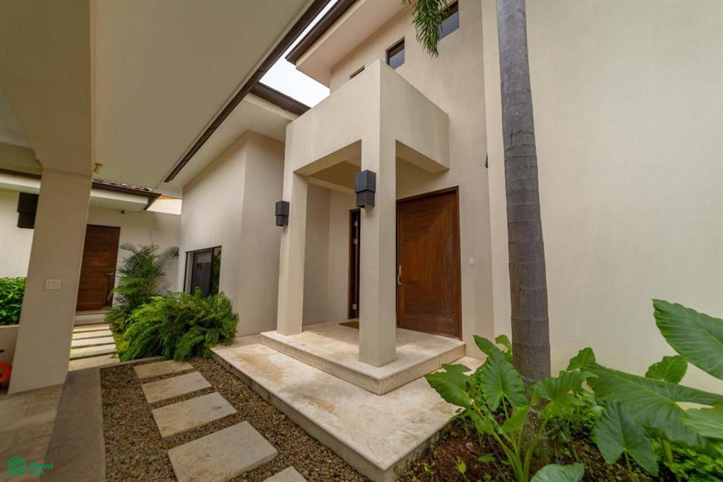 Classical Elegance City Family Home, Escazú, San Jose