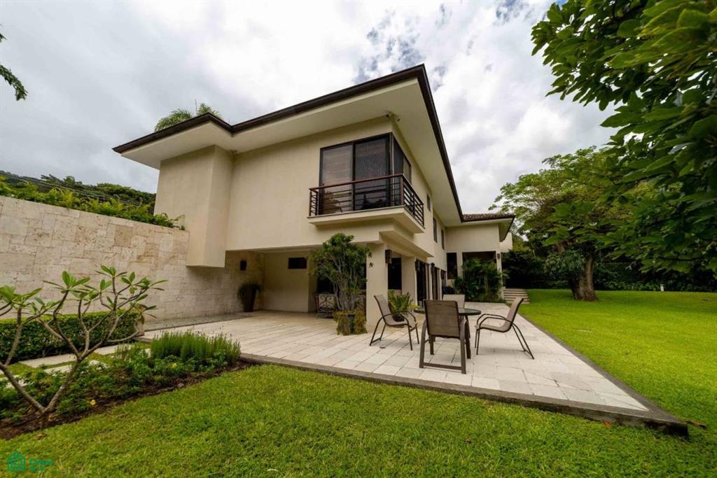 Classical Elegance City Family Home, Escazú, San Jose