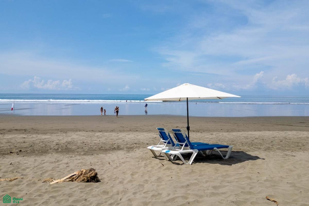 Strong value Walk to beach Hermosa Villa, Bahía Ballena, Osa, Puntarenas