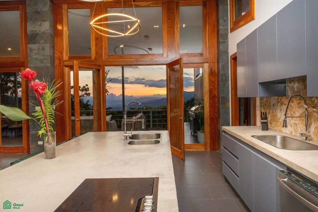 Luxurious Mountain Villa Retreat at the Base of Mt. Chirripo Villa Chirripo, Rivas, Perez Zeledon, San Jose