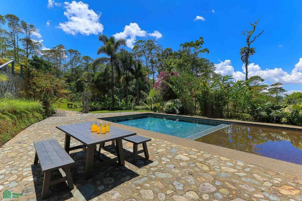 Luxurious Mountain Villa Retreat at the Base of Mt. Chirripo Villa Chirripo, Rivas, Perez Zeledon, San Jose