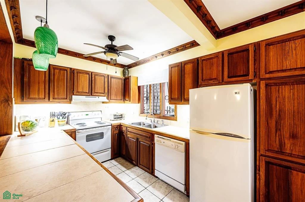 Fully Furnished Colonial Style Home Nuevo Arenal Arenal Lake View Home, Fortuna, Alajuela