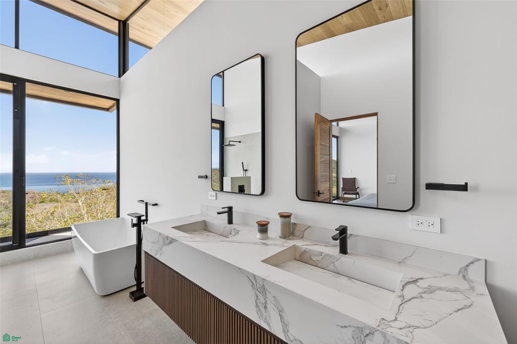 Luxury Hilltop Villa with Ocean Views , Playa Grande, Santa Cruz, Guanacaste