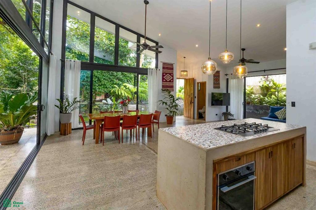 Furnished and Turnkey Home Rainforest Villa with Pool and Creek, Quepos, Quepos, Puntarenas