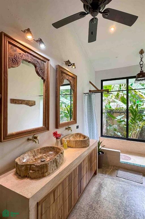 Furnished and Turnkey Home Rainforest Villa with Pool and Creek, Quepos, Quepos, Puntarenas