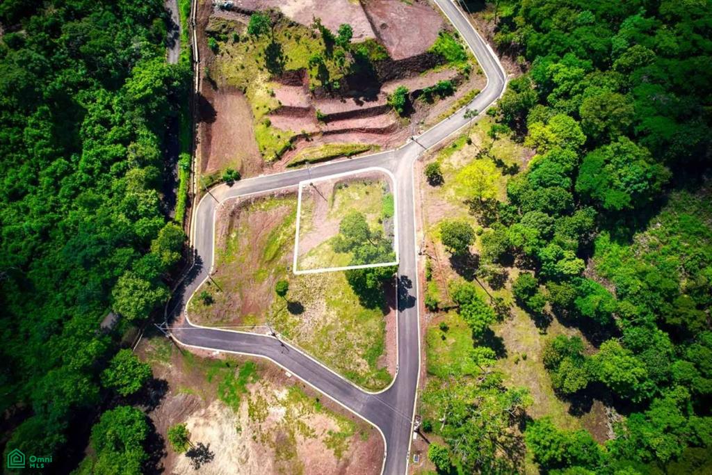 Secure Lot in Family Community , Tamarindo, Guanacaste