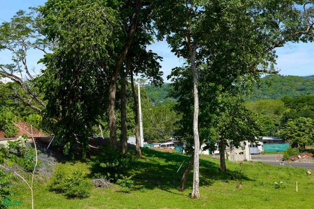 Secure Lot in Family Community , Tamarindo, Guanacaste