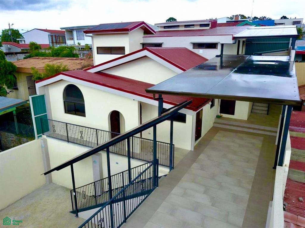 Prime location home
